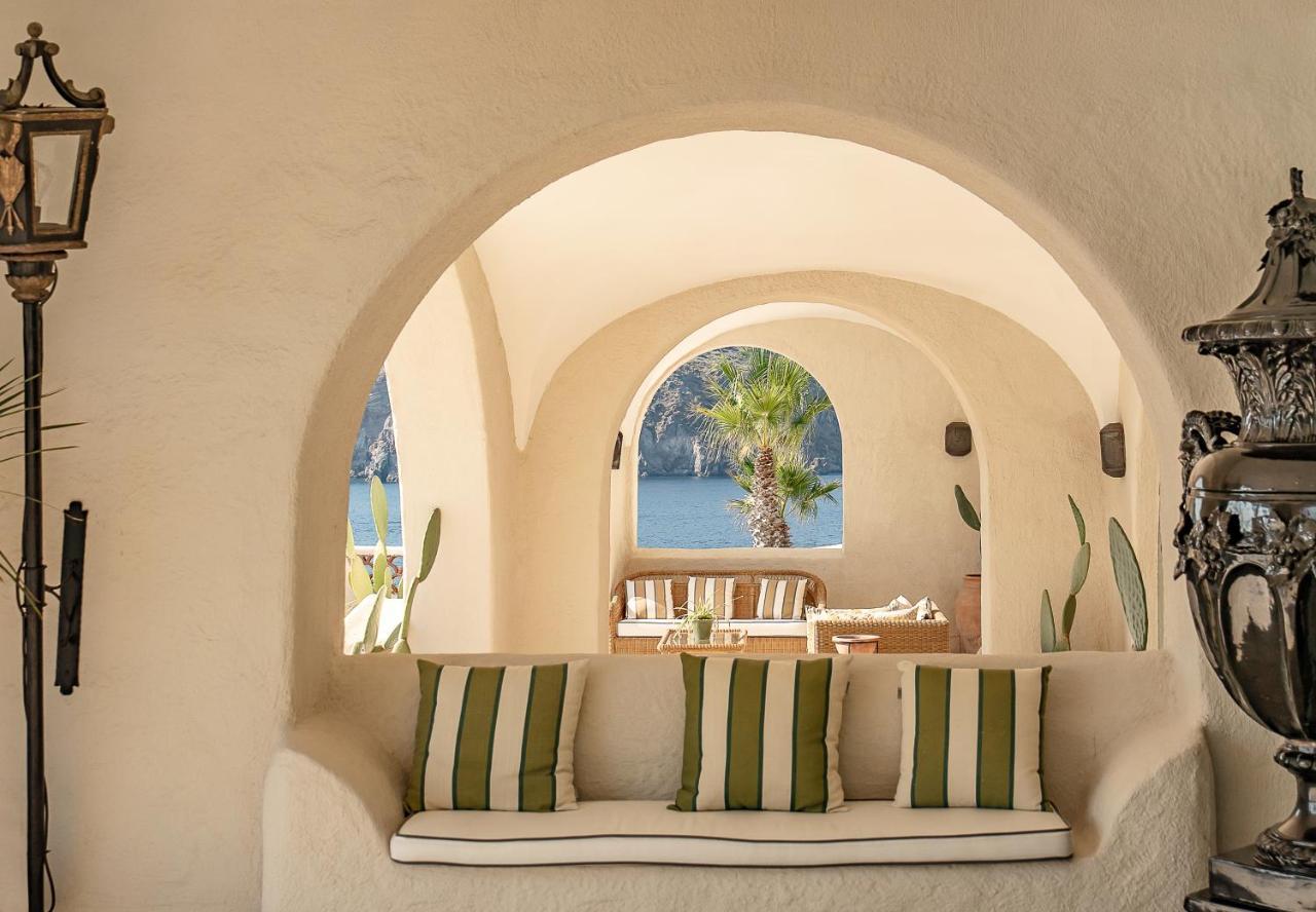 Therasia Resort Sea And Spa - The Leading Hotels Of The World Вулкано Экстерьер фото