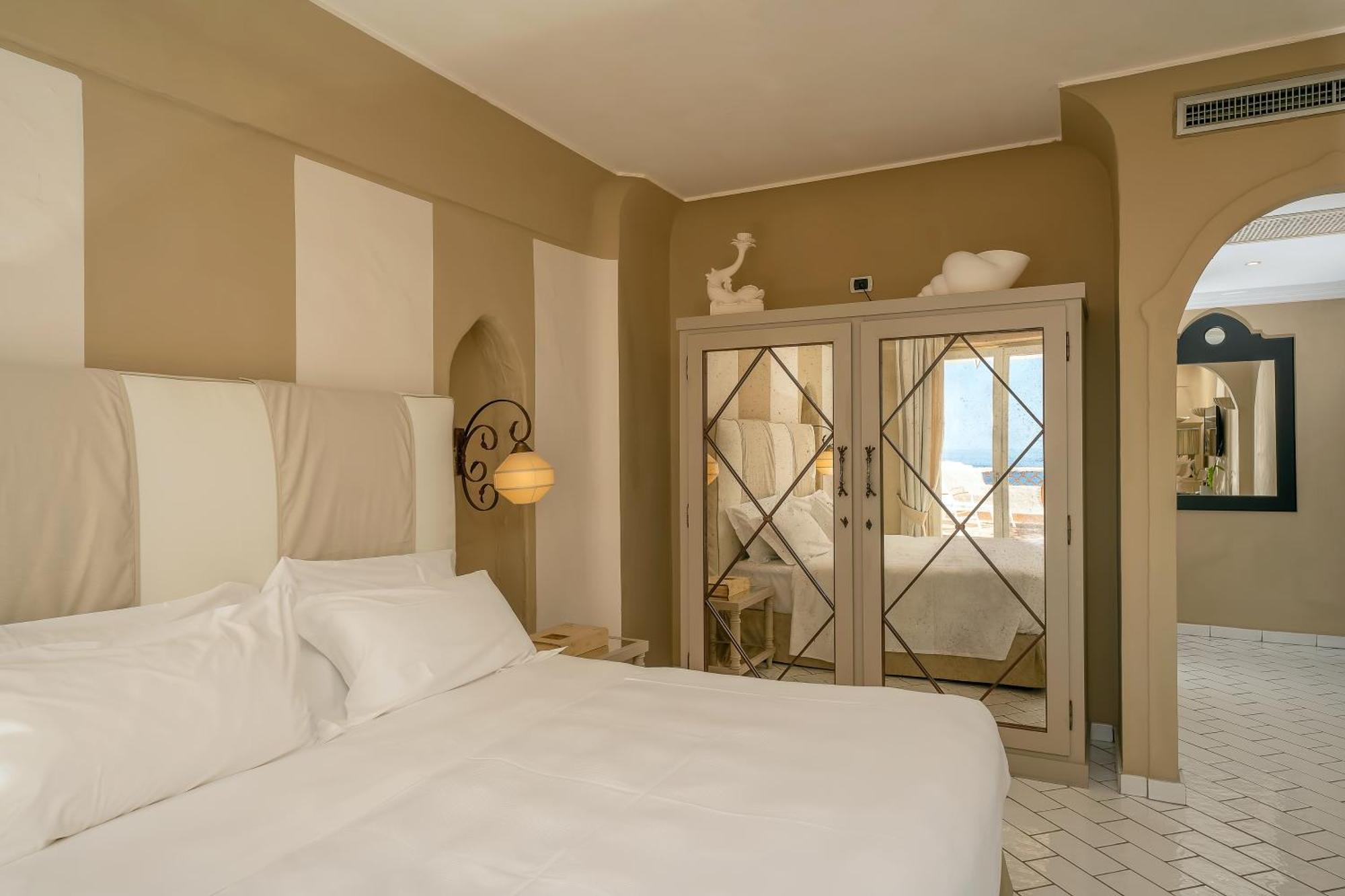Therasia Resort Sea And Spa - The Leading Hotels Of The World Вулкано Экстерьер фото