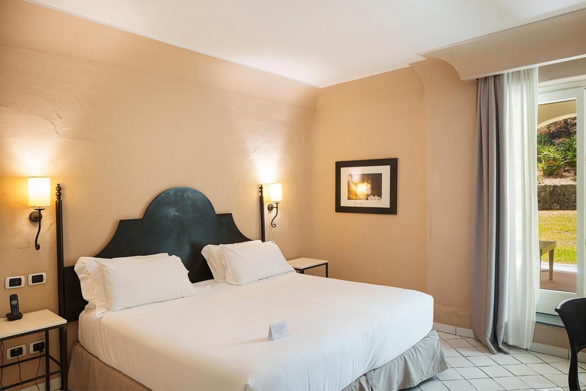 Therasia Resort Sea And Spa - The Leading Hotels Of The World Вулкано Экстерьер фото