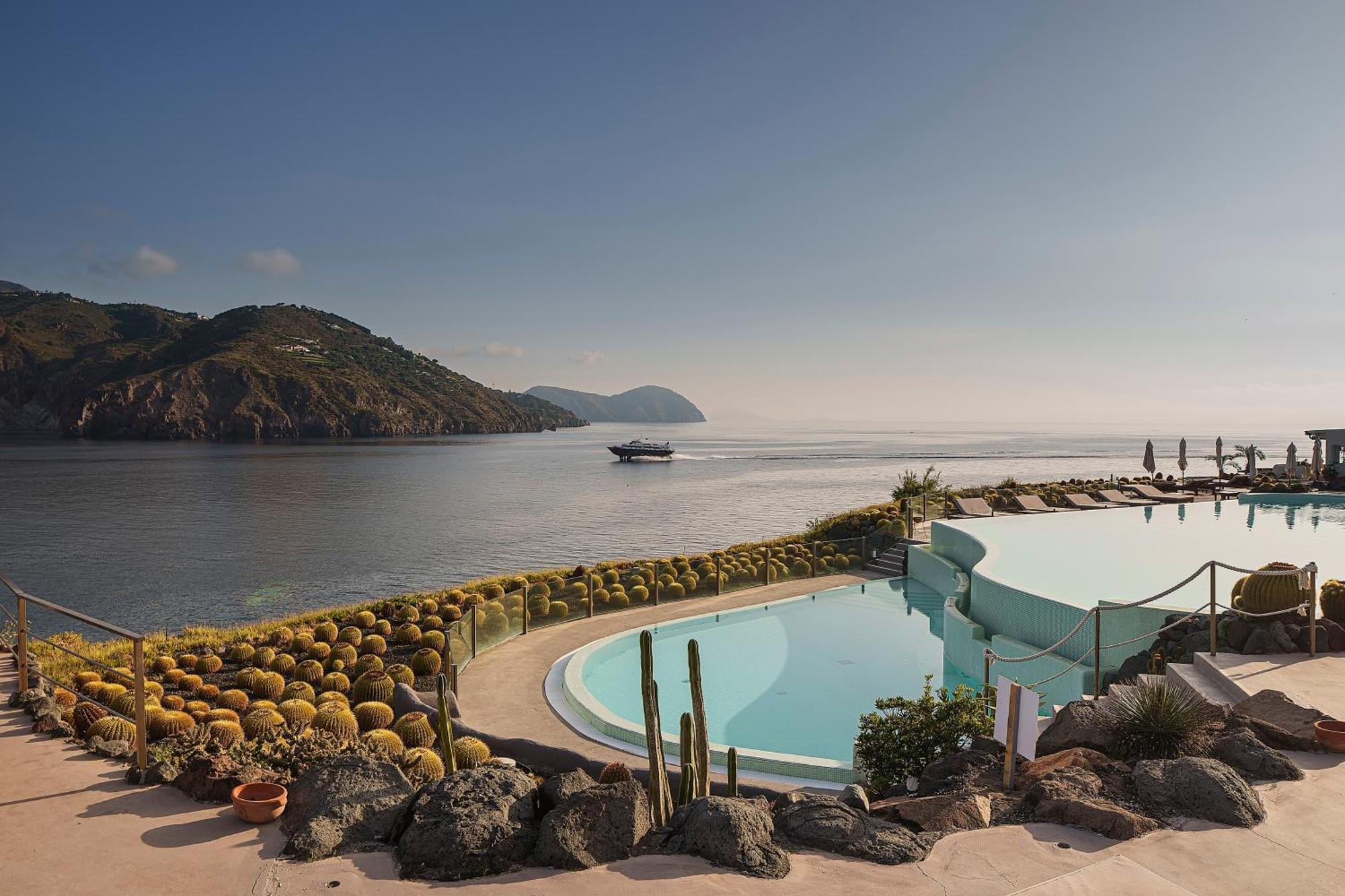 Therasia Resort Sea And Spa - The Leading Hotels Of The World Вулкано Экстерьер фото