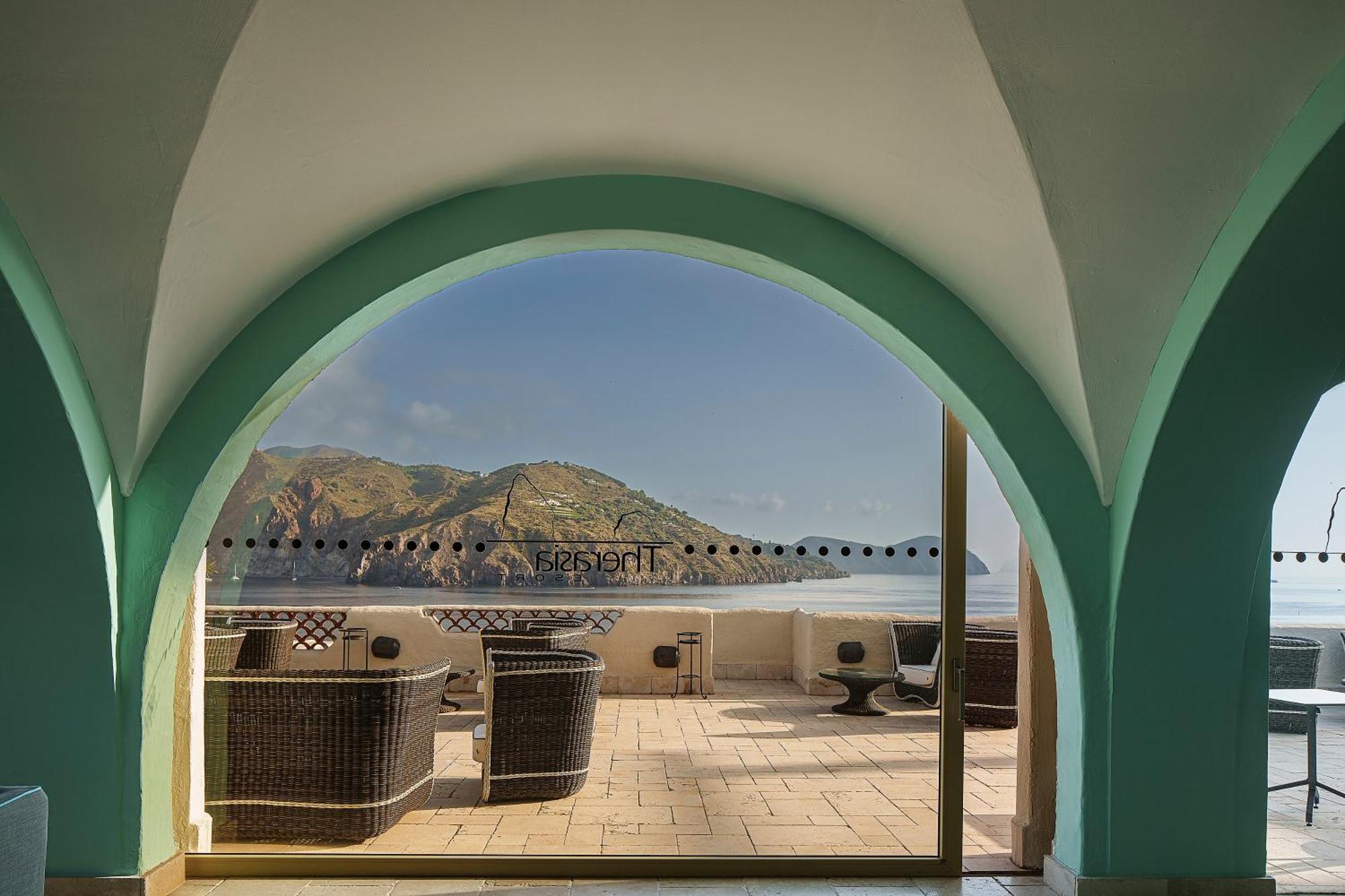 Therasia Resort Sea And Spa - The Leading Hotels Of The World Вулкано Экстерьер фото