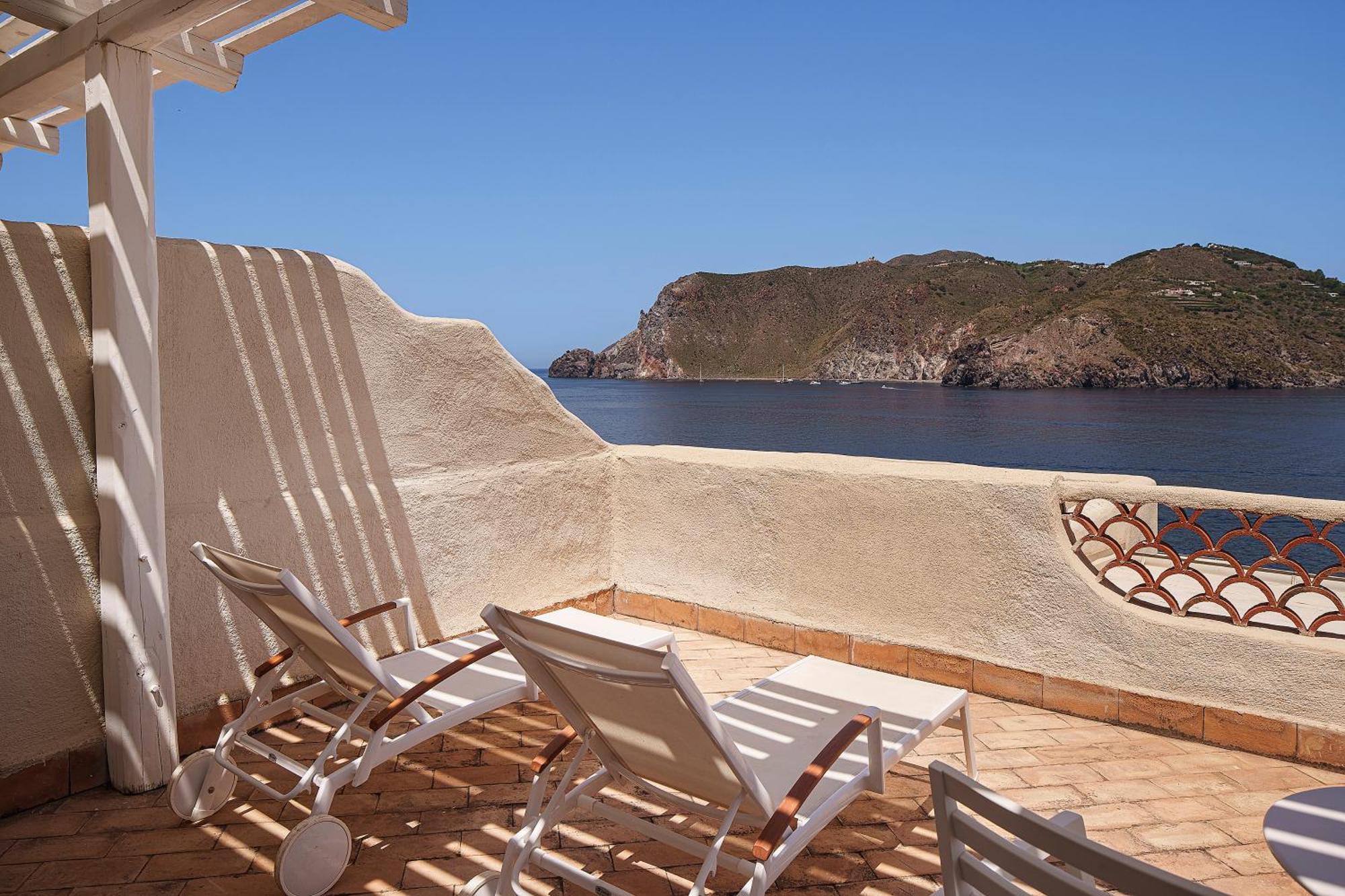 Therasia Resort Sea And Spa - The Leading Hotels Of The World Вулкано Экстерьер фото